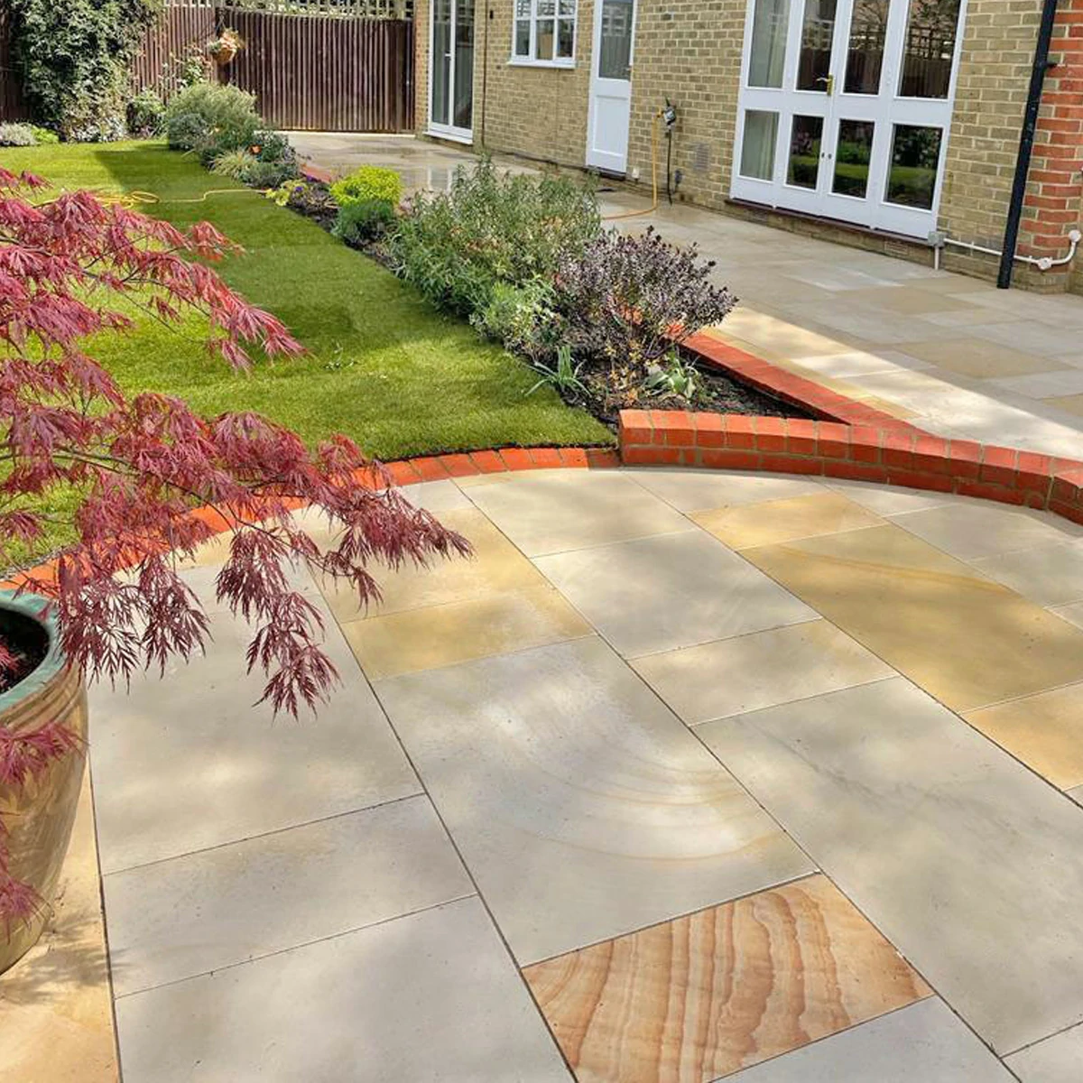 Sawn Mint Indian Sandstone Paving Slabs - Patio Kit - 20mm
